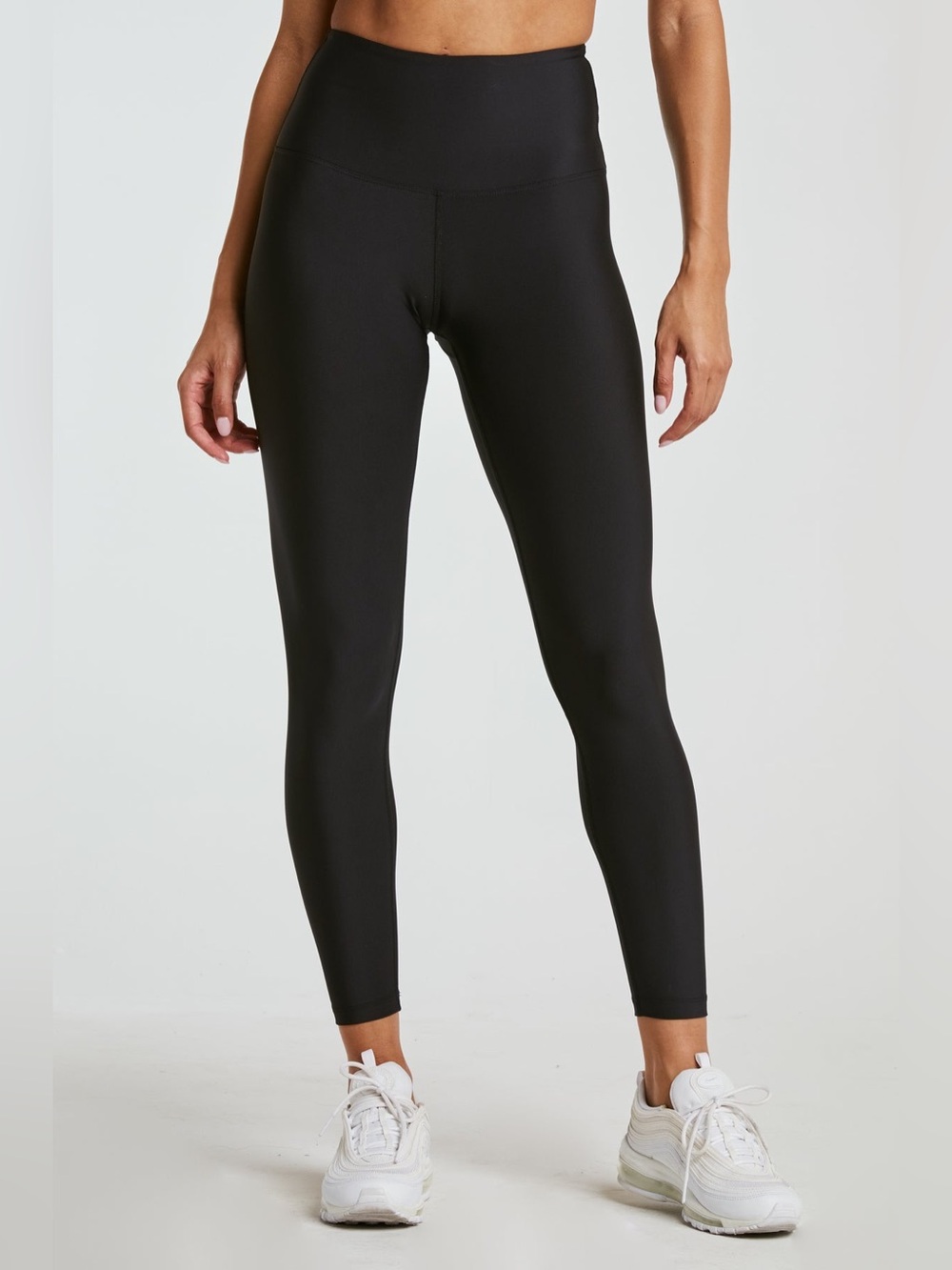 Year of Ours Form Pocket Legging in Black Shine